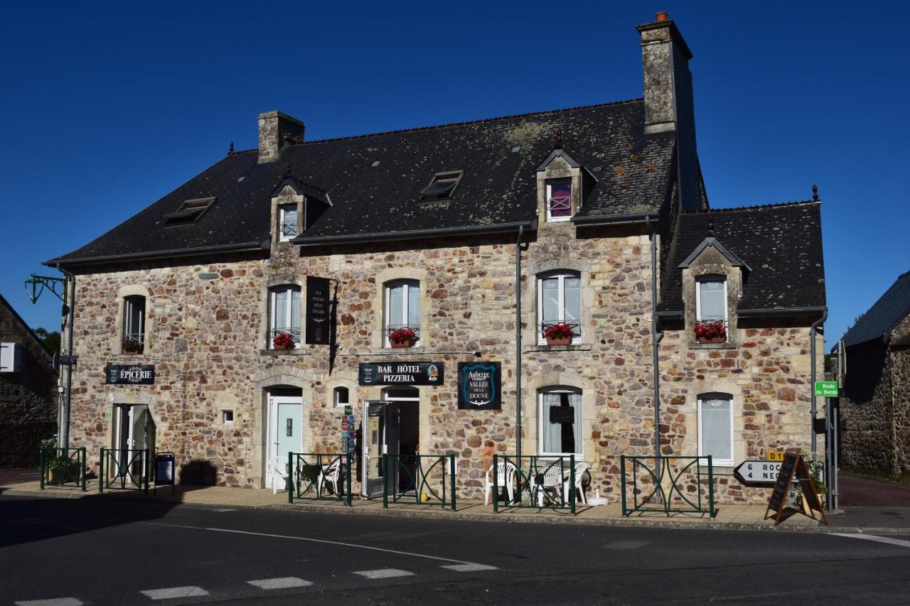Auberge De La Vallee De La Douve L'Etang-Bertrand Exteriör bild