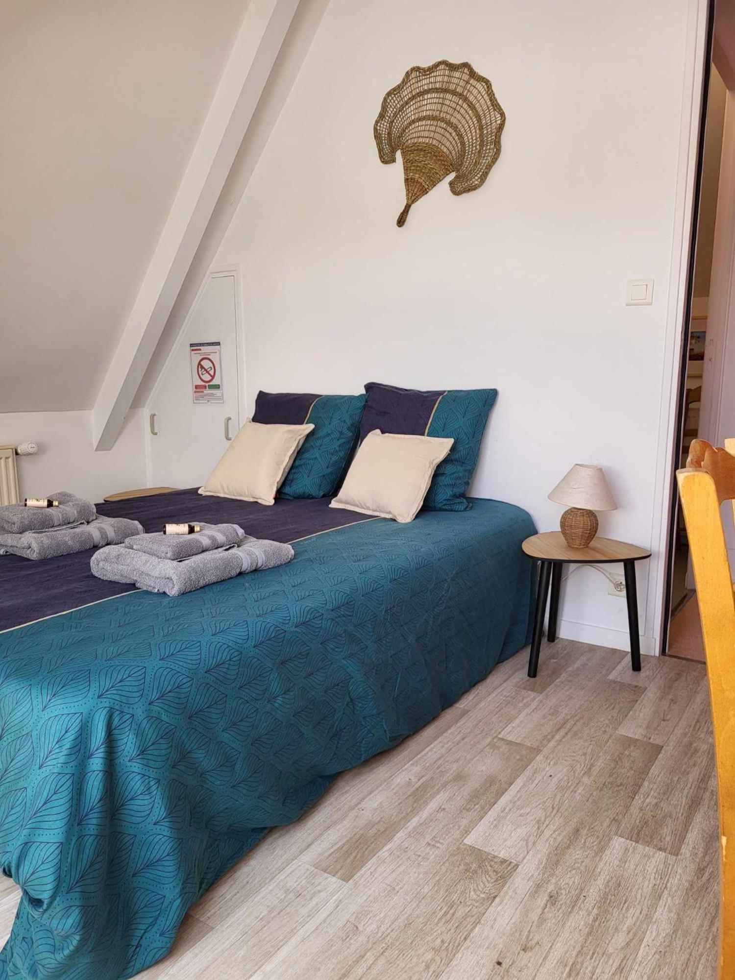Auberge De La Vallee De La Douve L'Etang-Bertrand Exteriör bild